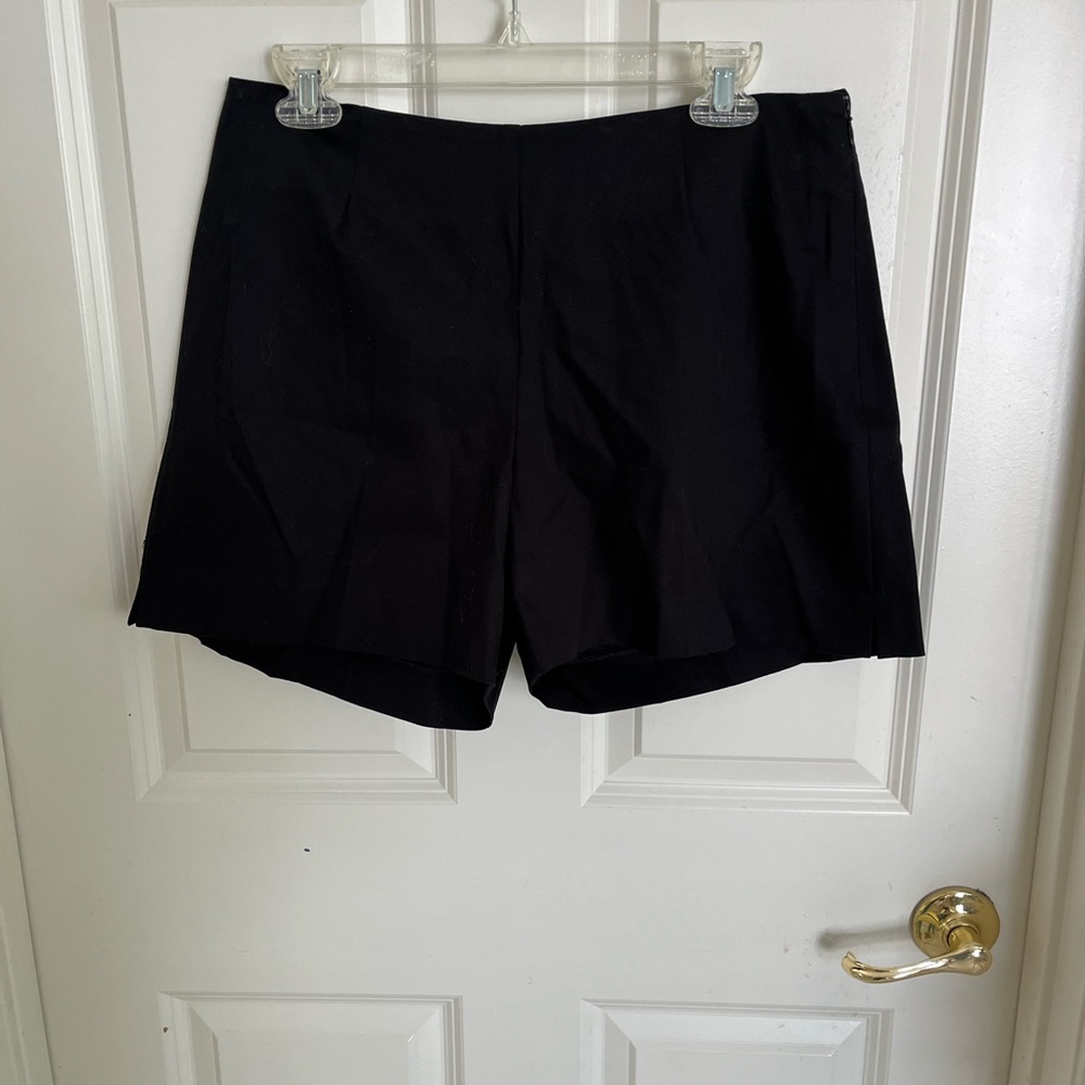 BLACK SHORTY SHORTS BY WOMAN